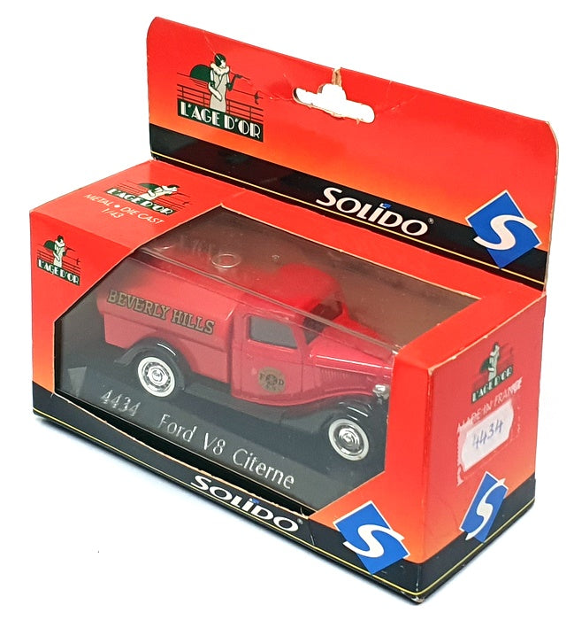 Solido 1/43 Scale 4434 - Ford V8 Fire Tanker Truck Beverly Hills - Red