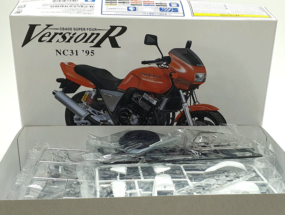 Aoshima 1/12 Scale Kit 65761 - Honda NC31 CB400 Super Four 1995