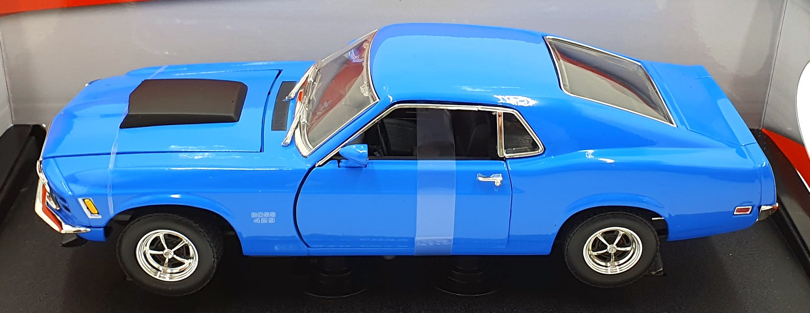 Motor Max 1/18 Scale 73154 - 1970 Ford Mustang Boss 429 Car - Blue