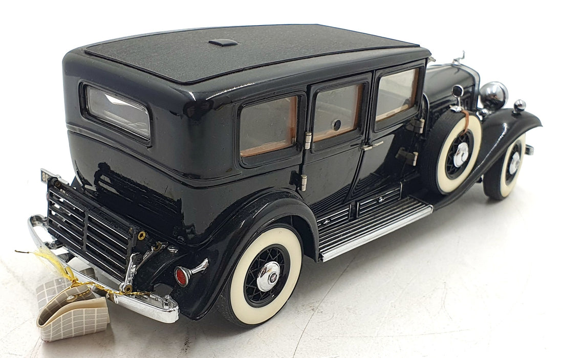 Franklin Mint 1/24 Scale 51225A - 1930 V-16 452 Cadillac Imperial Sedan - Black