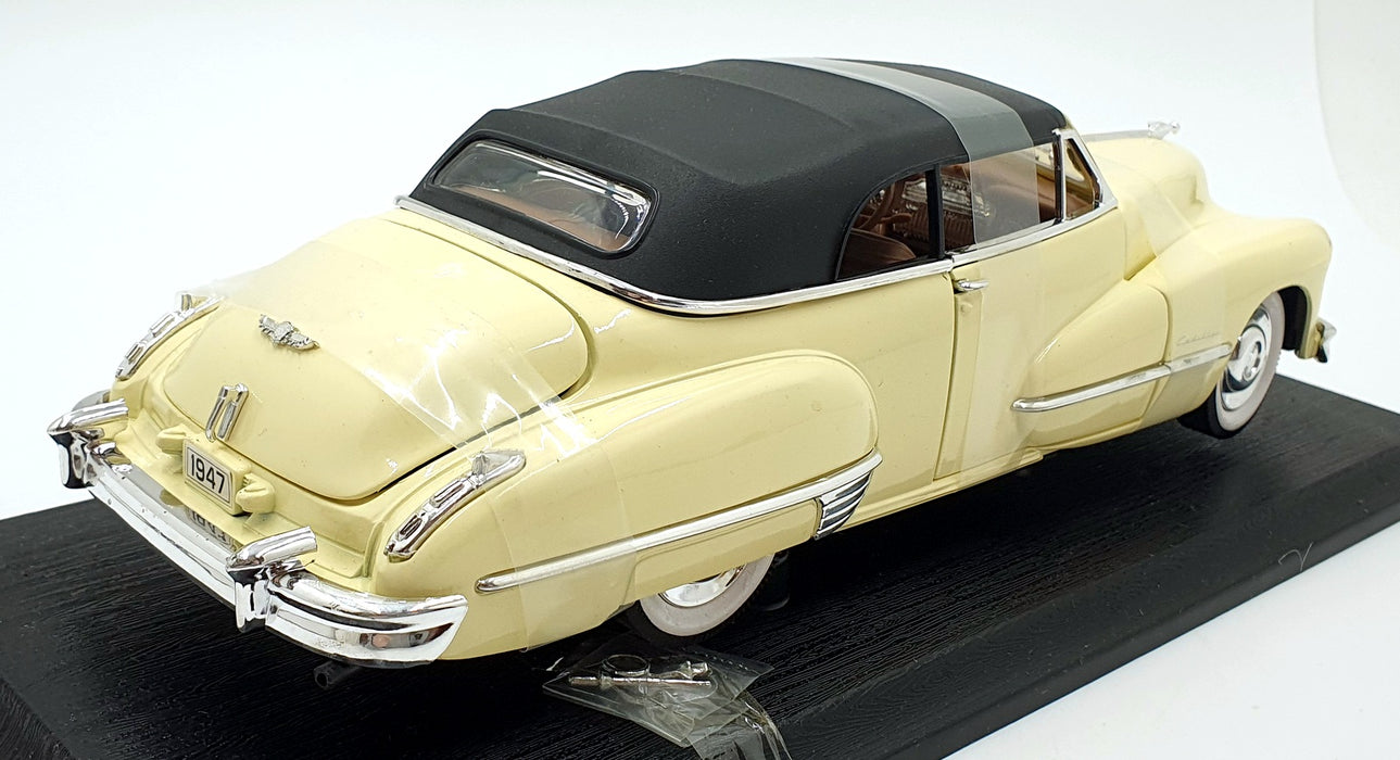 Anson 1/18 Scale Diecast 30345 - 1947 Cadillac Series 62 Convertible - Cream