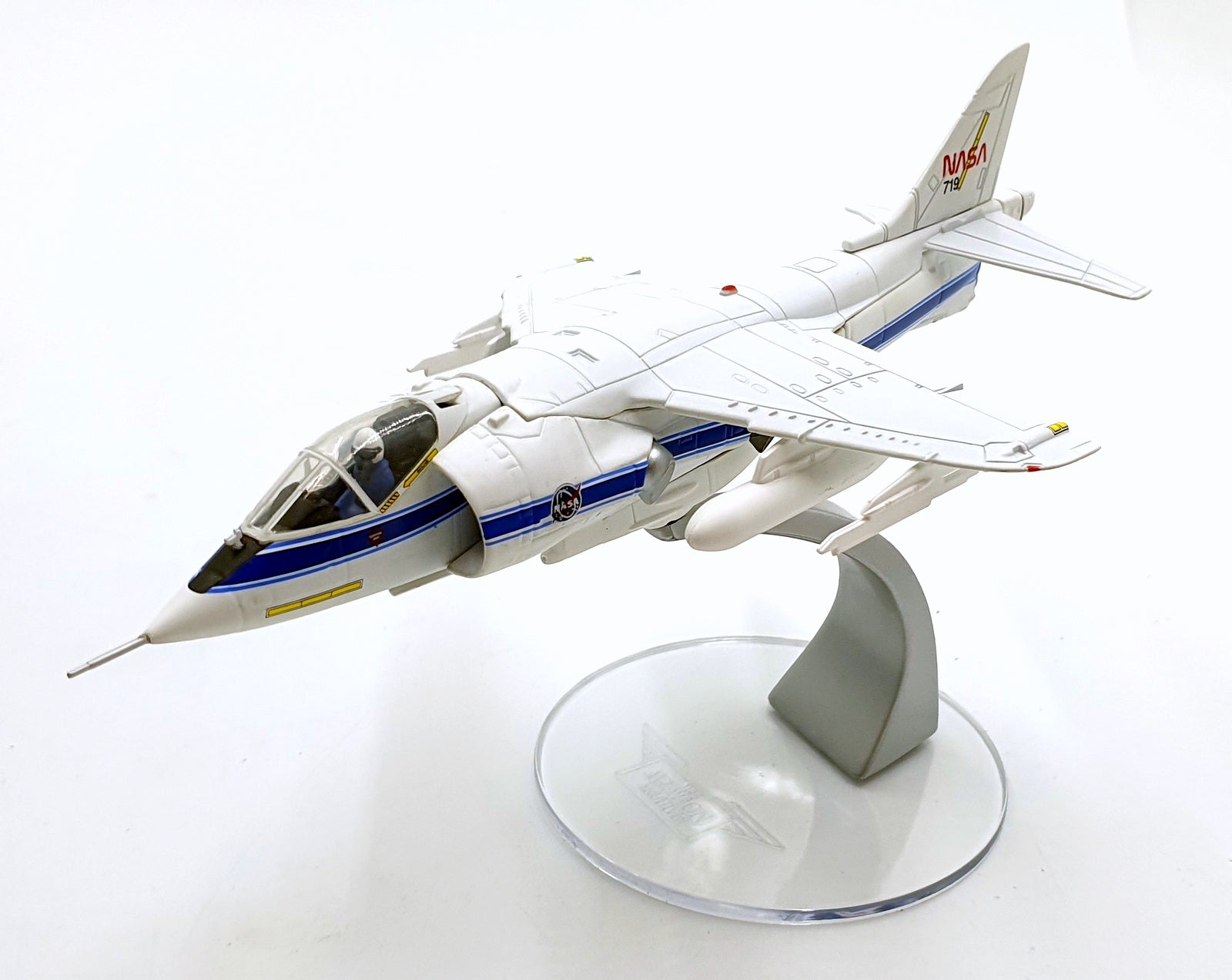 Corgi 1/72 Scale AA32408 Hawker Siddeley AV-8C Harrier NASA Ames USA