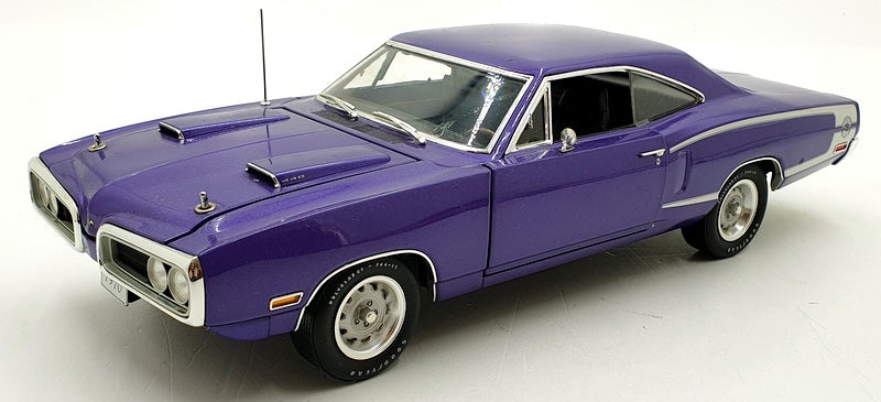 GMP 1/18 Scale Diecast 18860 - 1970 Dodge Coronet Super Bee - Purple