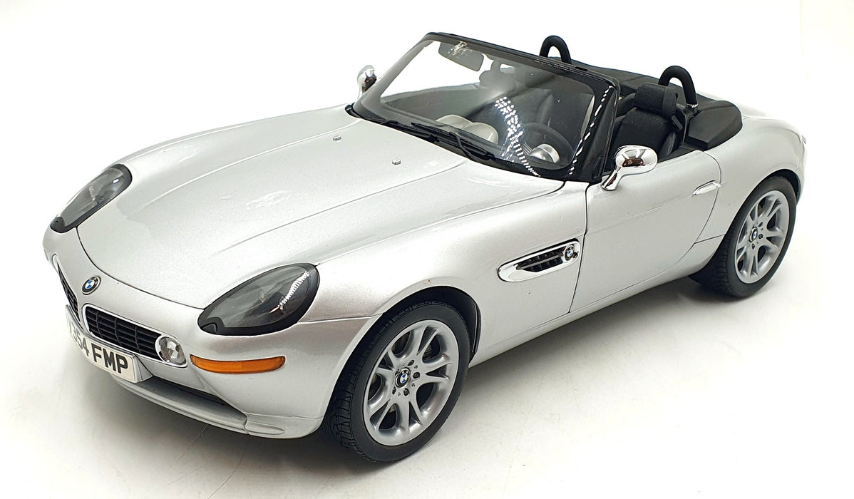 Kyosho 1/12 Scale 08601S - BMW Z8 Bond 007 The World Is Not Enough