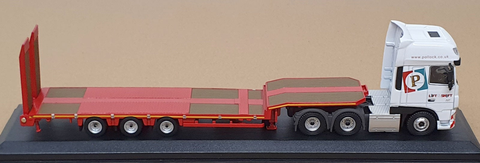 Oxford Diecast 1/76 Scale 76DXF007 DAF XF Euro 6 Semi Low Loader Pollock - White