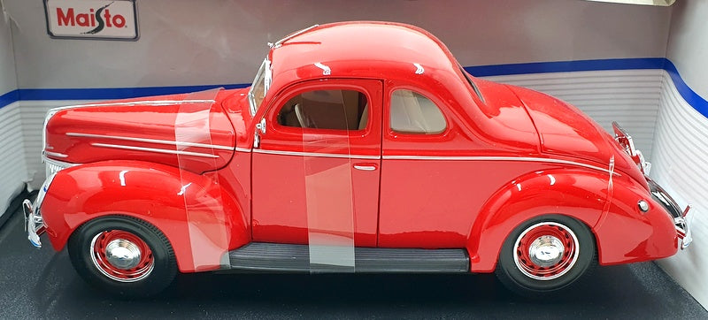 Maisto 1/18 Scale Diecast 31180 - 1939 Ford Deluxe - Red