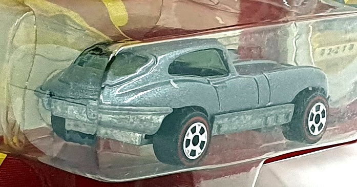 Johnny Lightning 1/64 Scale 100-190 - The Challengers Custom XKE - Silver