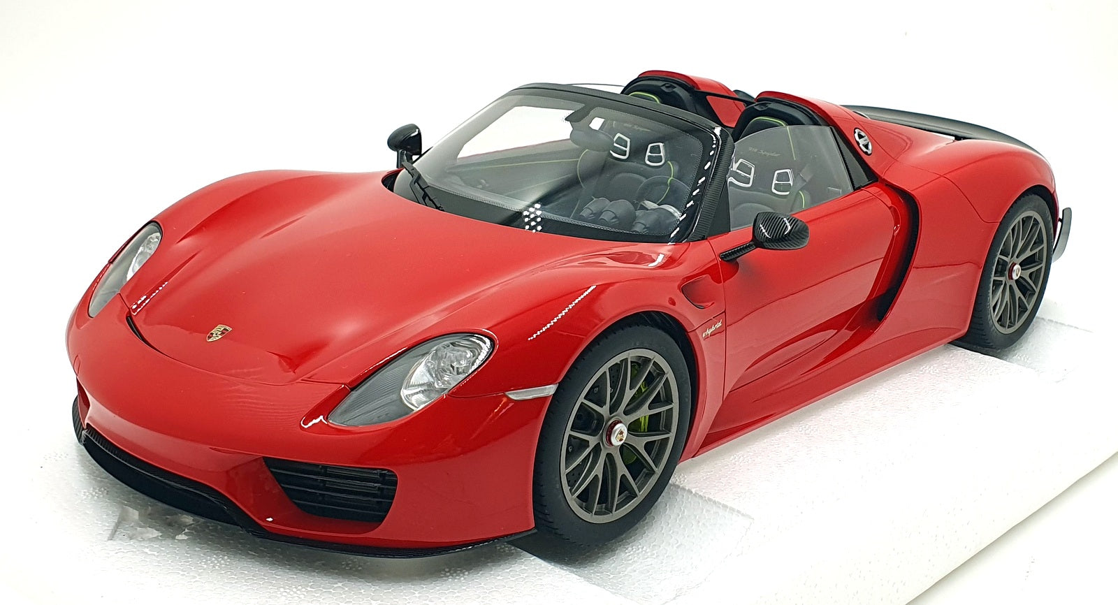 Autoart 1/12 Scale Diecast 12122 - Porsche 918 Spyder - Red