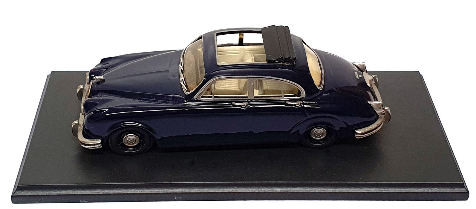 SMTS 1/43 Scale Unbuilt Kit CL20 - Jaguar Mk2 SMTS 1/43 Scale Unbuilt Kit CL20 - Jaguar Mk2