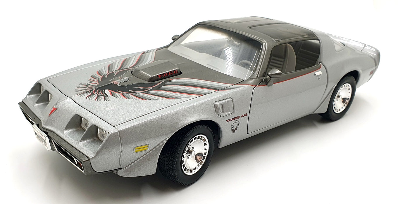 Road Signature 1/18 Scale Diecast 14126W - 1979 Pontiac Firebird - Silver