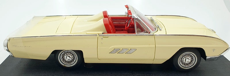 Anson 1/18 Scale Diecast 30334 - 1963 Ford Thunderbird - Cream