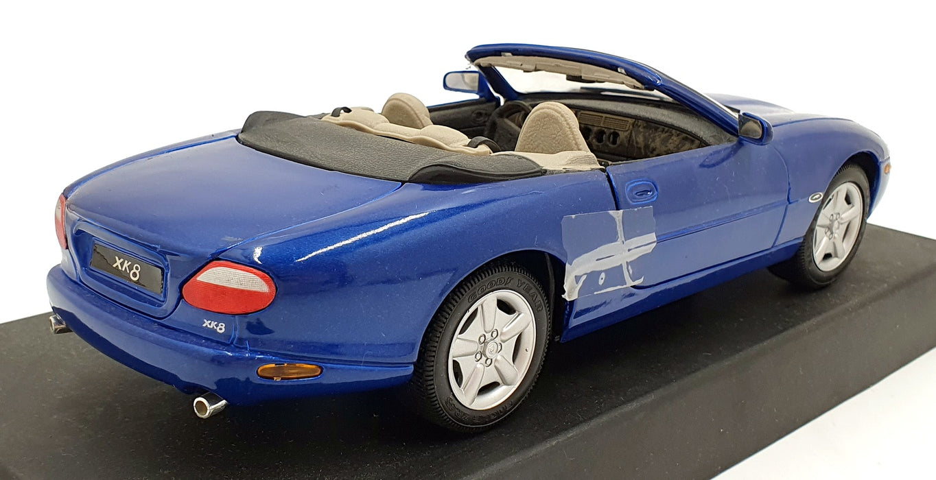 Maisto 1/18 Scale 31836 - 1996 Jaguar XK8 Convertible - Blue
