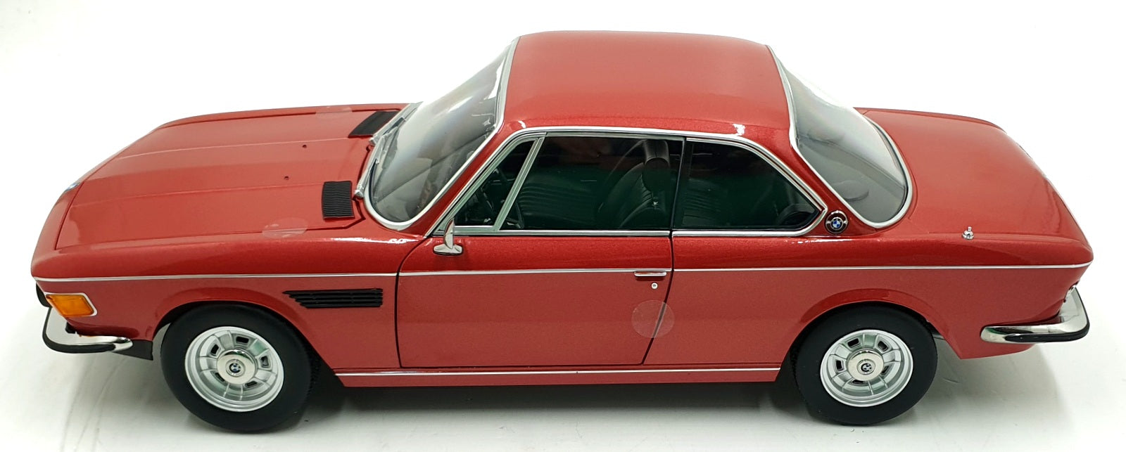KK Scale 1/12 Scale KKDC120192 - 1971 BMW 3.0 CSi (E9) Coupe - Met. Red