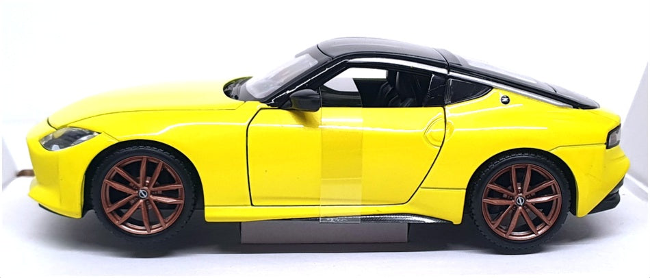 Maisto 1/24 Scale Diecast 32904 - 2023 Nissan Z - Yellow
