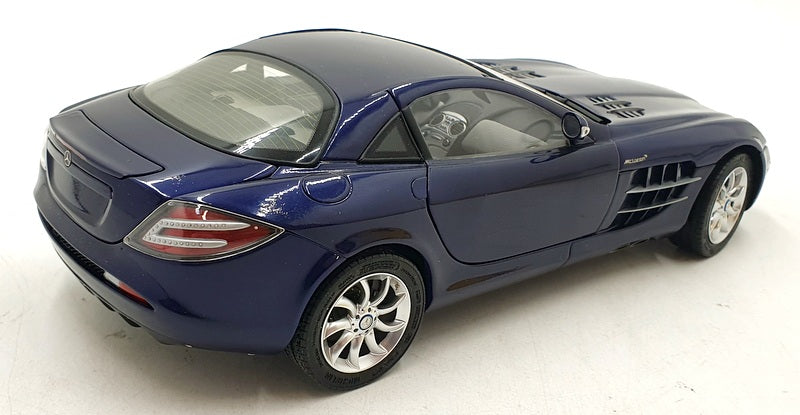 CMC 1/18 Scale Diecast DC221124B - Mercedes-Benz SLR McLaren - Dark Blue