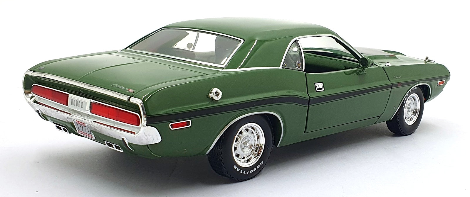 Greenlight 1/18 Scale Diecast 13700 - 1970 Dodge Challenger R/T Hemi - Mr Norm's