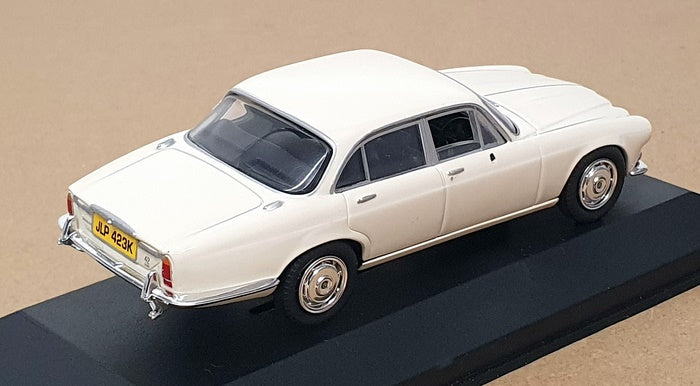 Vanguards 1/43 Scale VA08801 - Daimler Sovereign - Old English White