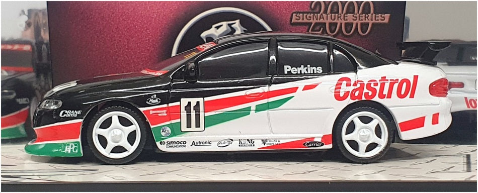 Classic Carlectables 1/43 Scale 4324 - Holden Commodore 2000 #11 Castrol SIGNED