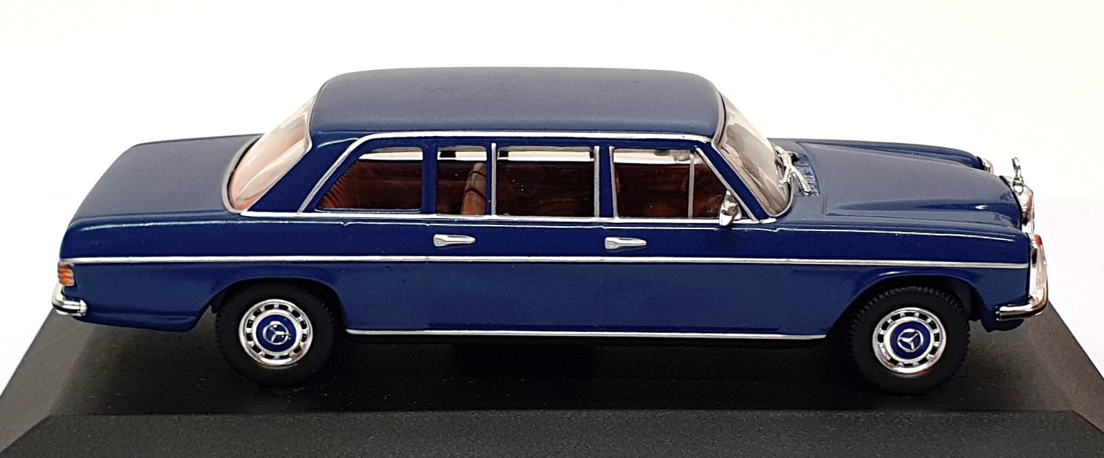 Altaya 1/43 Scale Diecast AT240B - 1973 Mercedes Benz 240 D Long - Blue