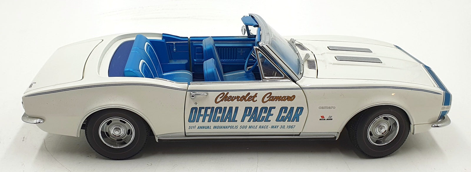 Exact Detail 1/18 Scale Diecast DC291025B - Chevrolet Camaro Pace Car 1967 White