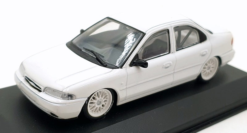 Minichamps 1/43 Scale Diecast 24425A - Ford Mondeo - White