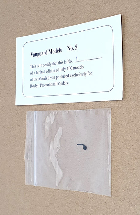 Pathfinder Vanguard Models 1/43 Scale No.5 Morris J-Type Van Vitalin - Ivory Red