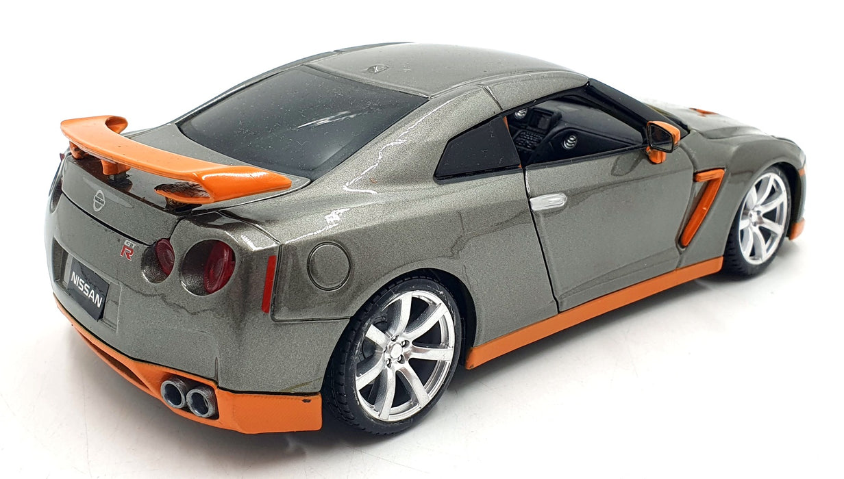 Burago 1/18 Scale Diecast 22426D - 2009 Nissan GTR - Met Grey/Orange