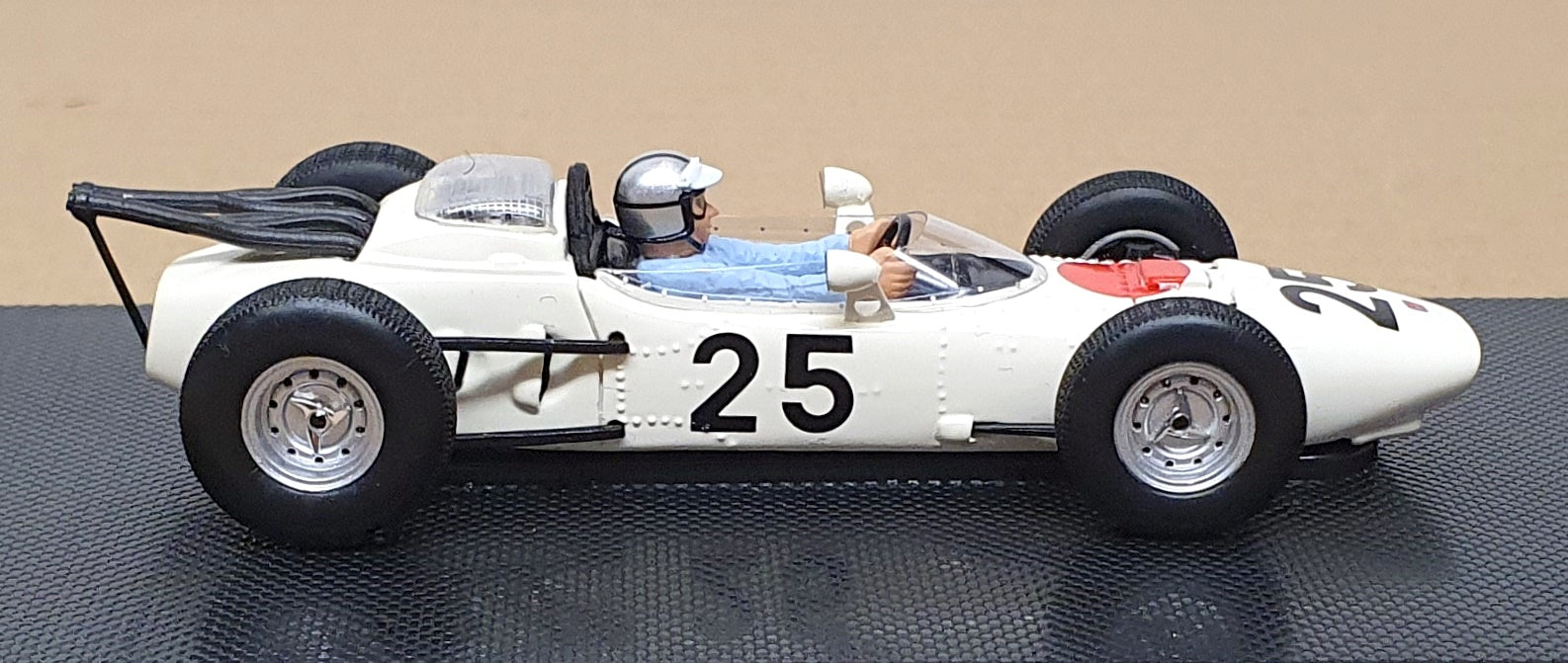 Ebbro 1/43 Scale Resin 44257 - F1 Honda RA271 #25 US GP 1964