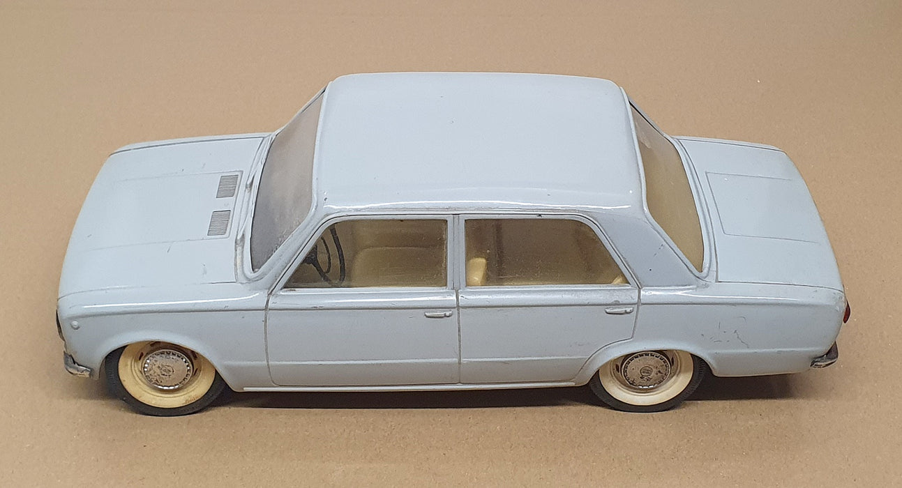 Pocher 1/13 Scale Plastic Model No. 50 - Fiat 124 - Grey