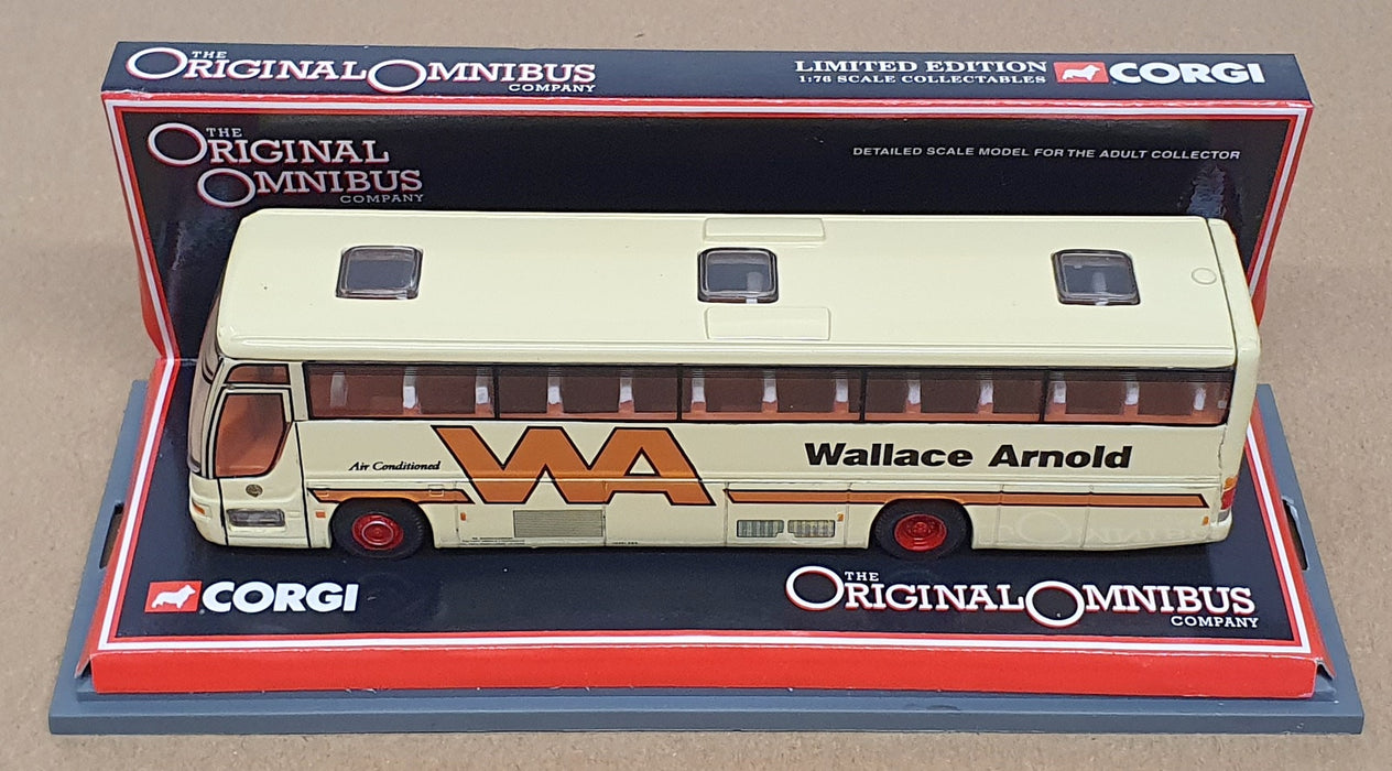 Corgi 1/76 Scale 43801 - Plaxton Excalibur Wallace Arnold Team Coach