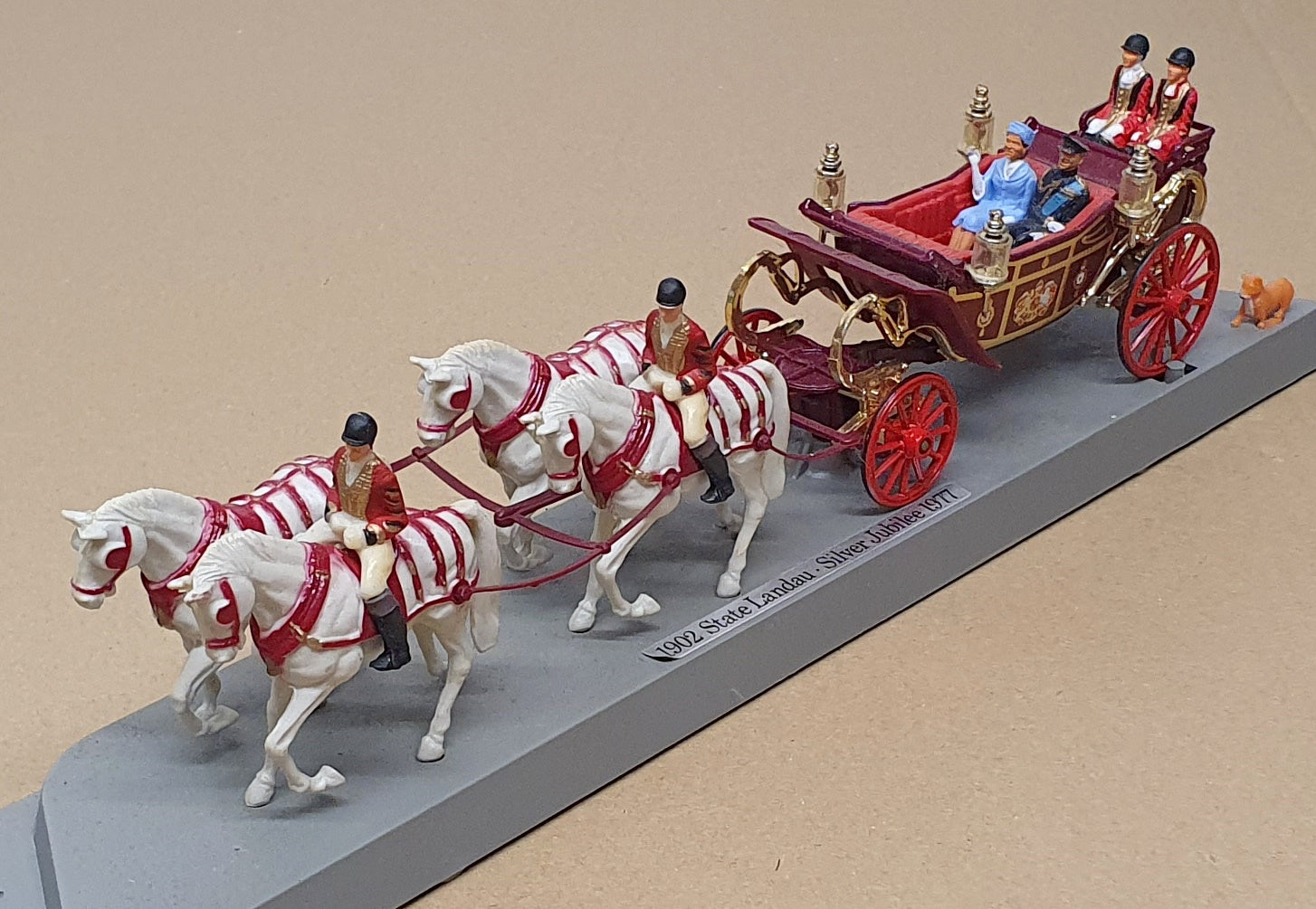Corgi 35cm Long # 41 - 1902 State Landau Queen Elizabeth II Silver Jubilee 1977