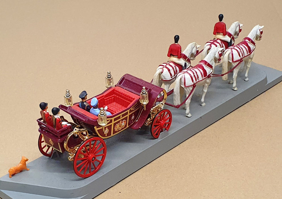 Corgi 35cm Long # 41 - 1902 State Landau Queen Elizabeth II Silver Jubilee 1977