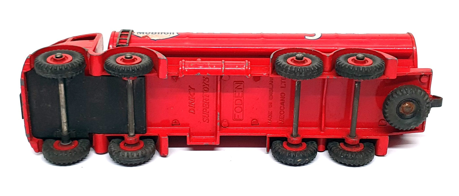 Dinky Toys 941 - Foden 14-Ton Tanker Truck Mobilgas - Red