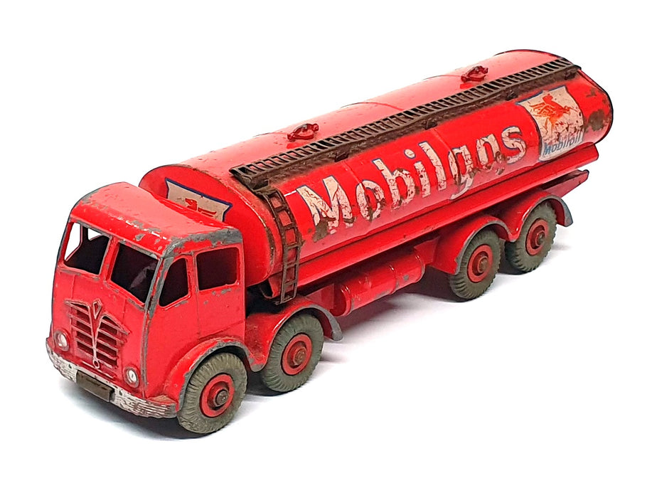 Dinky Toys 941 - Foden 14-Ton Tanker Mobilgas - Red