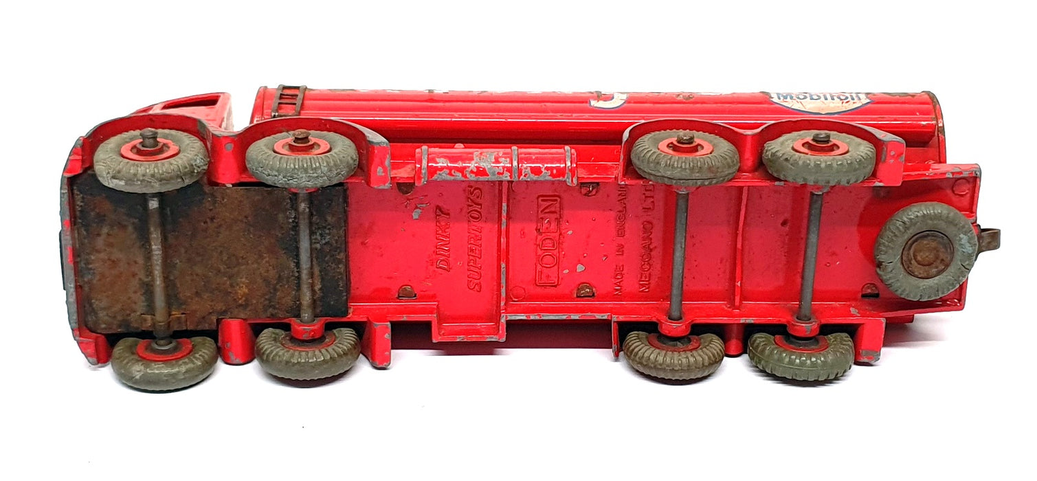 Dinky Toys 941 - Foden 14-Ton Tanker Mobilgas - Red
