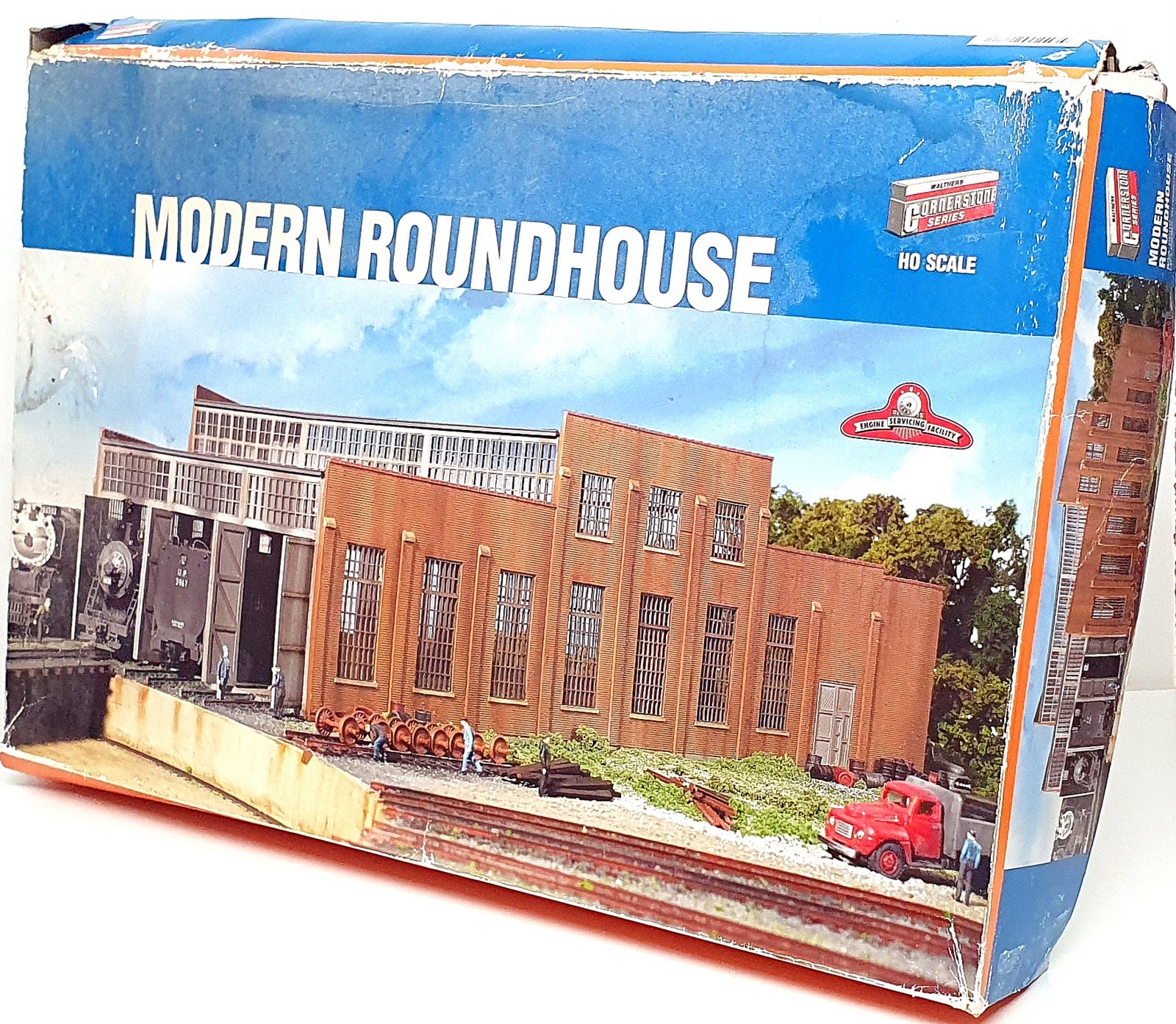 Walthers Cornerstone HO Scale Kit 933-2900 - Roundhouse Engine Service Facility
