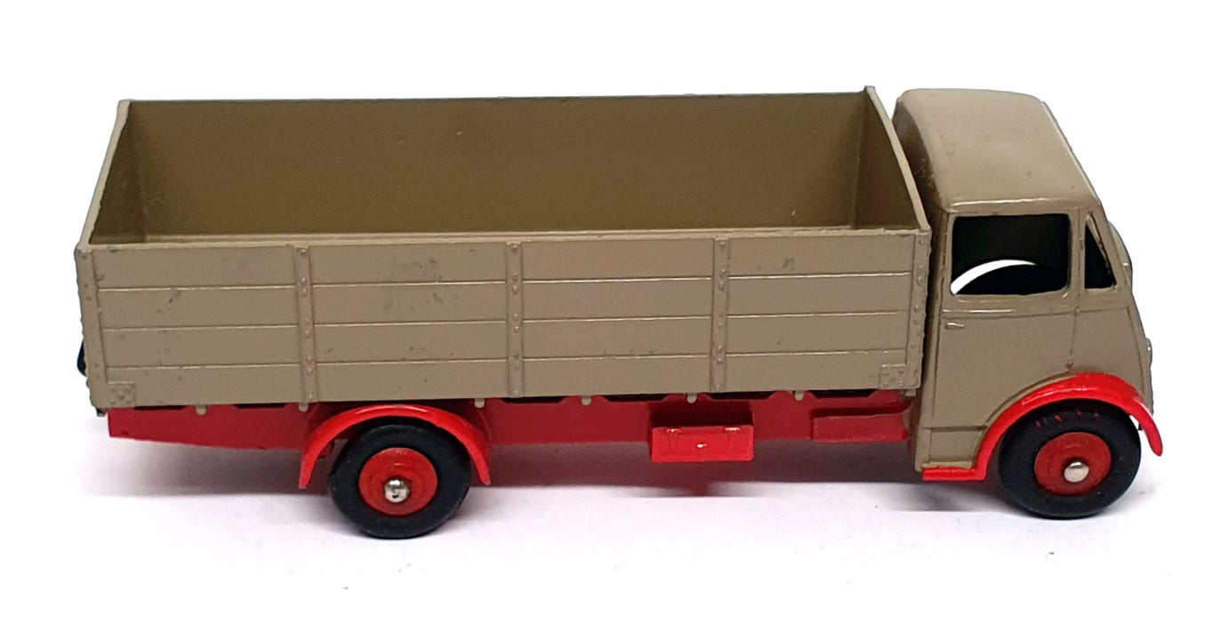 Dinky Toys 911 - Guy 4-Ton Lorry - Fawn/Red
