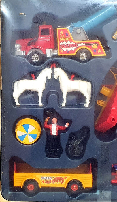 Corgi Diecast & Plastic Gift Set No. 48 - Pinder Jean Richard Circus Land Rover