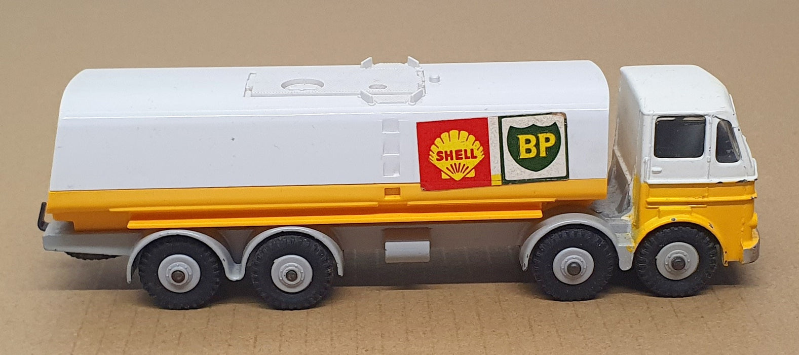 Dinky Supertoys 944 - Leyland Shell B.P. Fuel Tanker Model - White/Yellow
