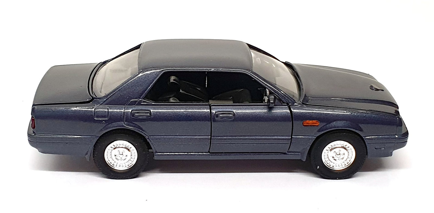 Diapet 1/30 Scale 06052 - Nissan Gloria Cima Type II.L - Met. Blue