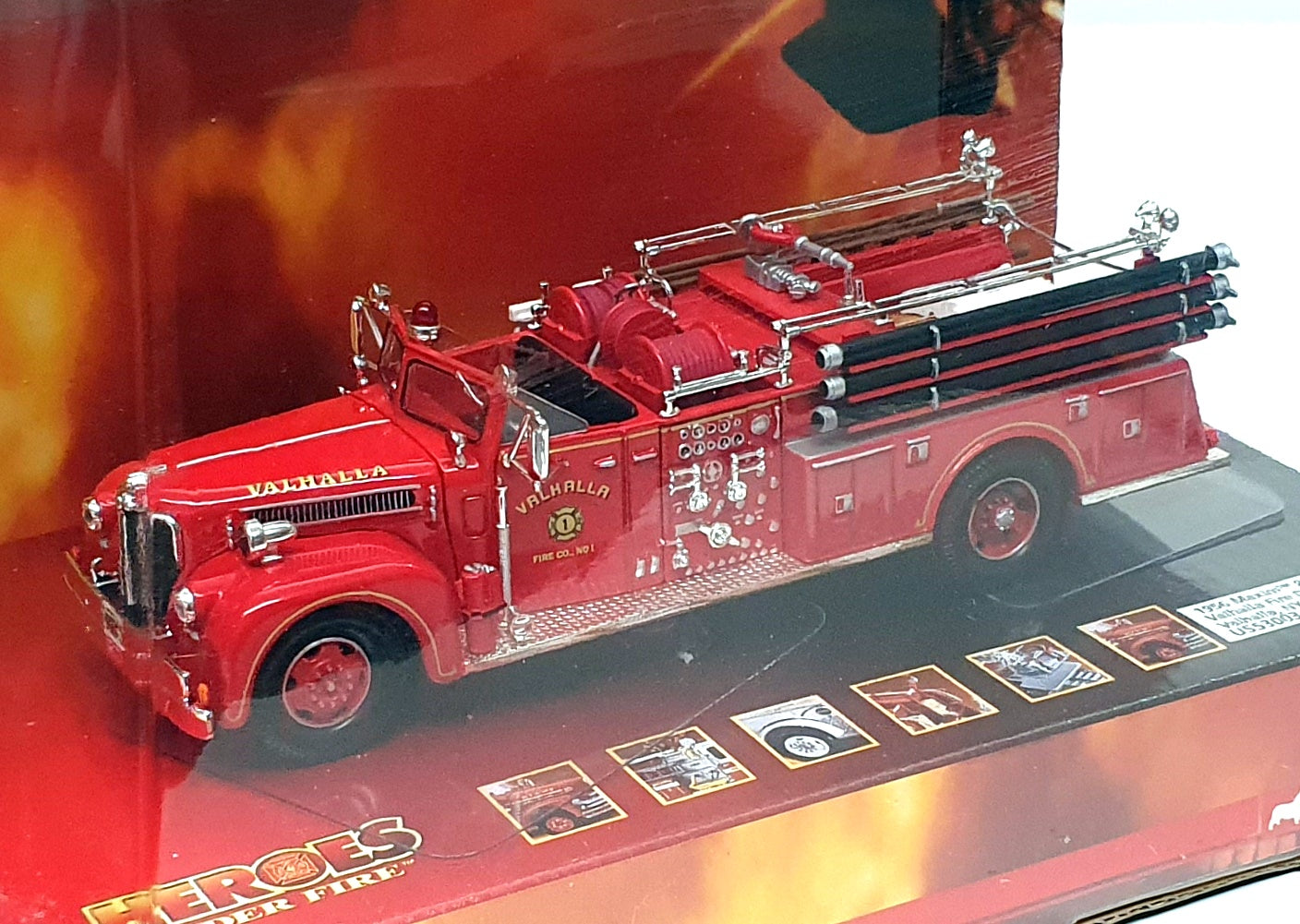 Corgi 1/50 Scale US53003 - 1956 Maxim Pumper Valhalla Fire Dept. NY - Red