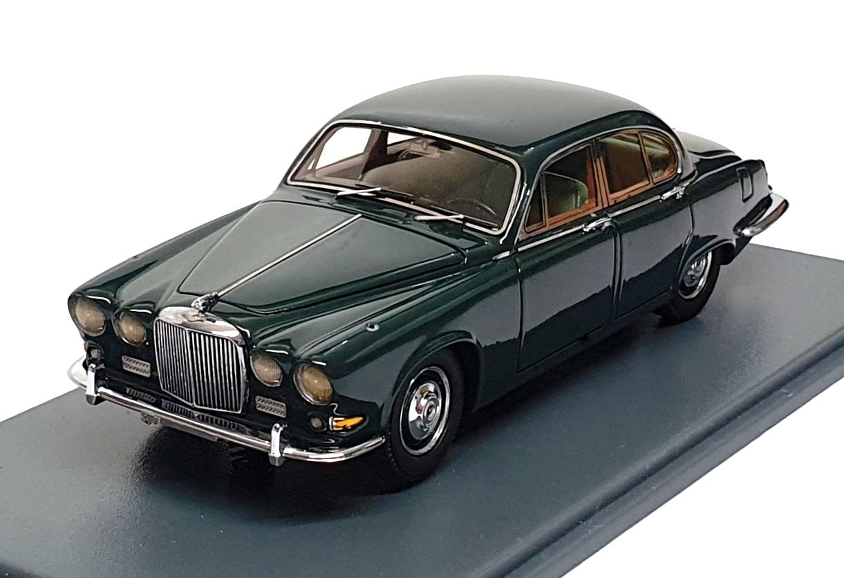Neo Scale Models 1/43 Scale 43920 - Jaguar 420 - Green