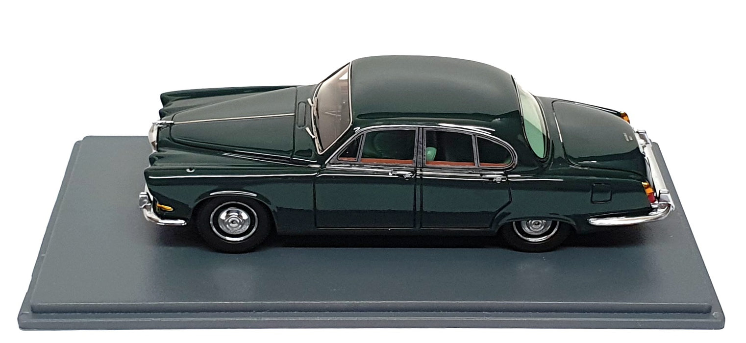 Neo Scale Models 1/43 Scale 43920 - Jaguar 420 - Green