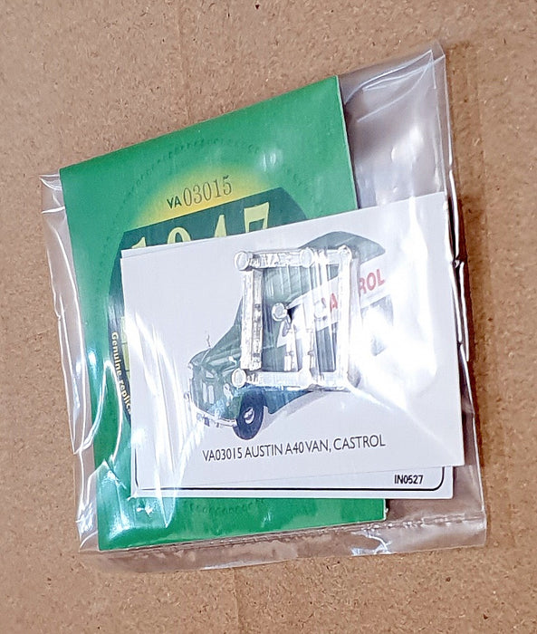 Vanguards 1/43 Scale VA03015 - 1947 Austin A40 Van Castrol - Green/White