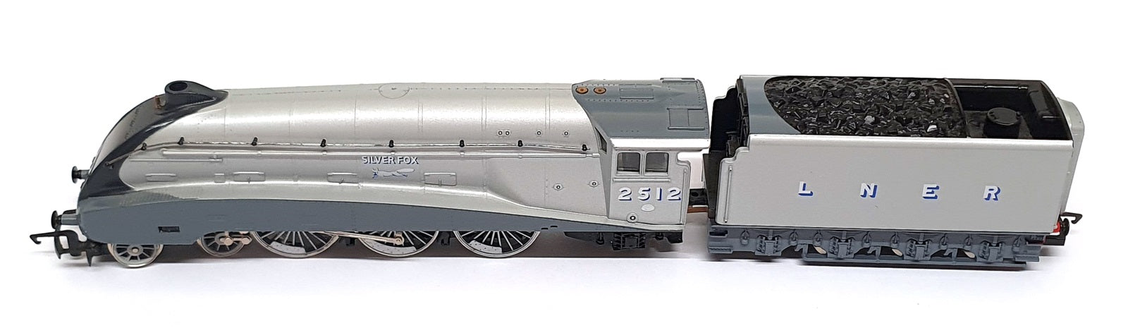 Hornby OO Gauge 1/76 Scale R.099 - LNER A4 Class Loco Silver Fox 2512