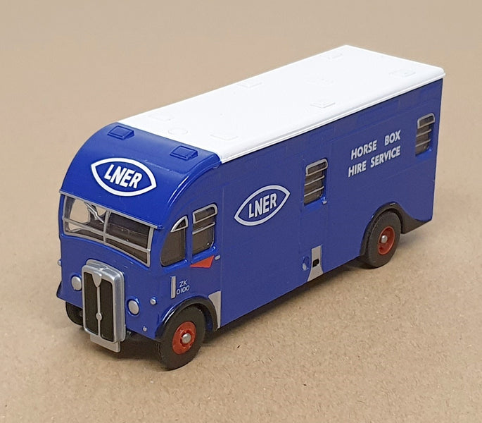 Corgi 1/76 Scale DG213000 - Harrington Horsebox Truck LNER - Blue