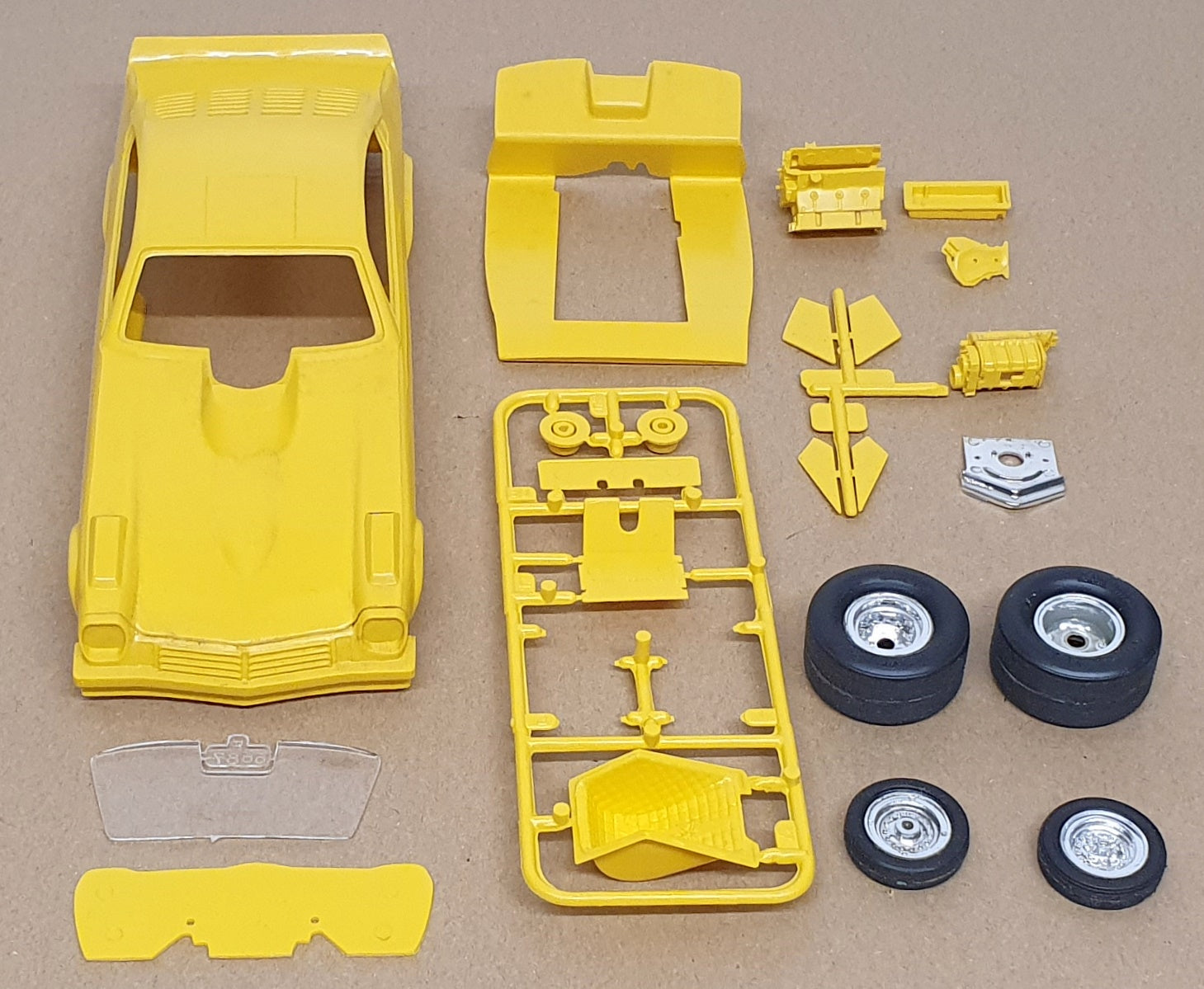 Revell 1/25 Scale Kit H-1453 '74 Chevrolet Vega Funny Car Super Shoe Schumacher
