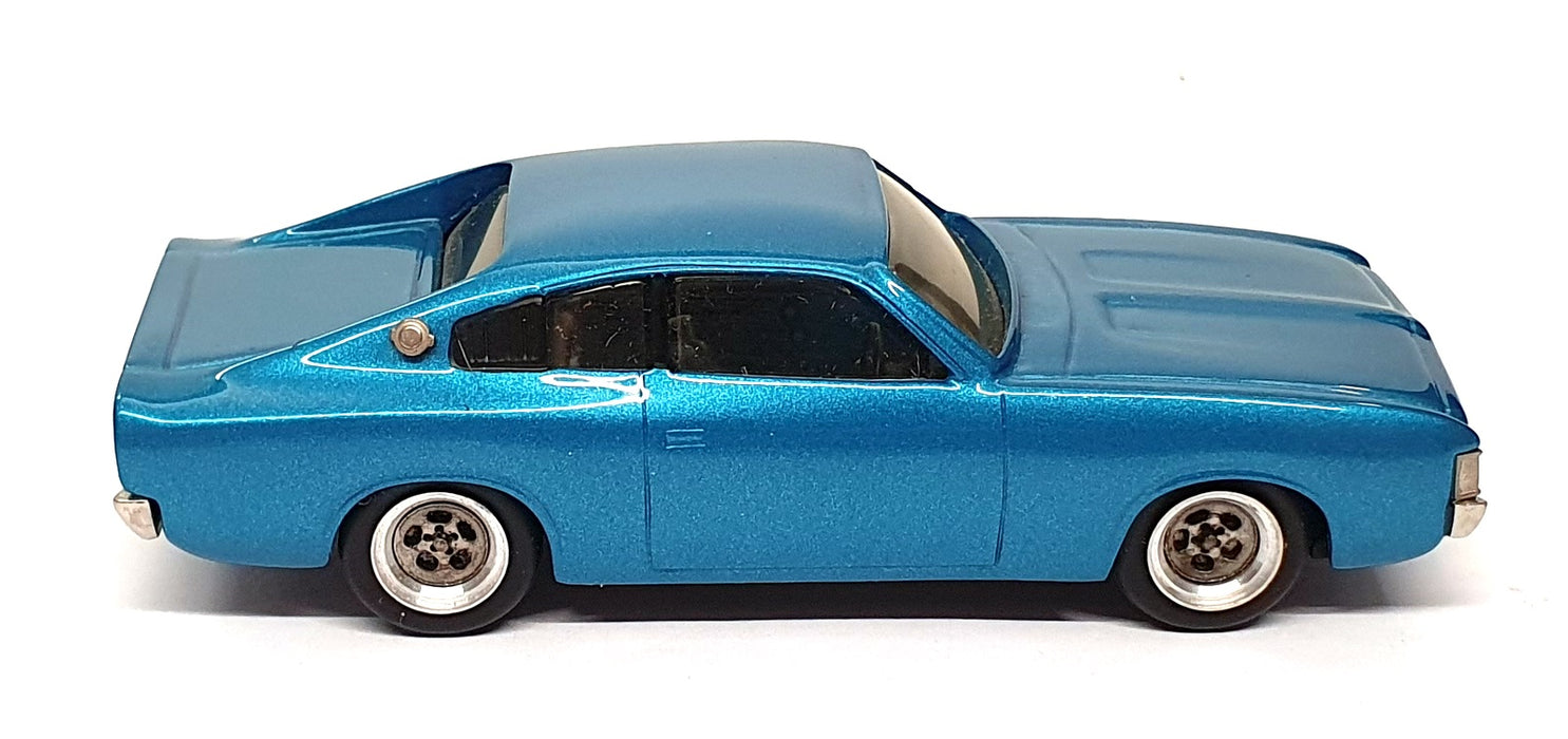 Dinkum Classics 1/43 Scale E37 - Chrysler VE 228 - Met. Blue