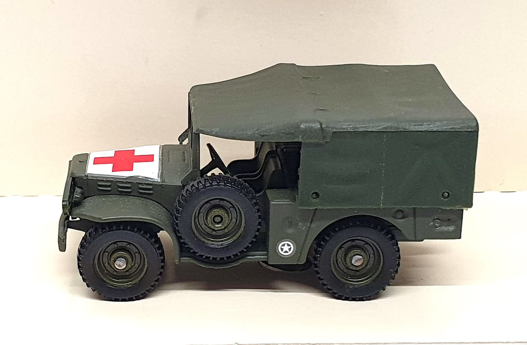 Solido 1/43 Scale Diecast 6111 - Dodge 4x4 Military Ambulance - Green