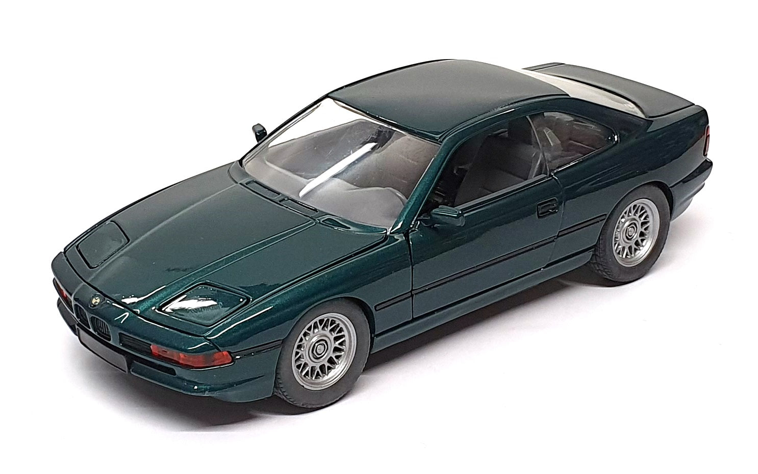 Schabak 1/24 Scale Diecast 1630 - BMW 850i - Met. Green